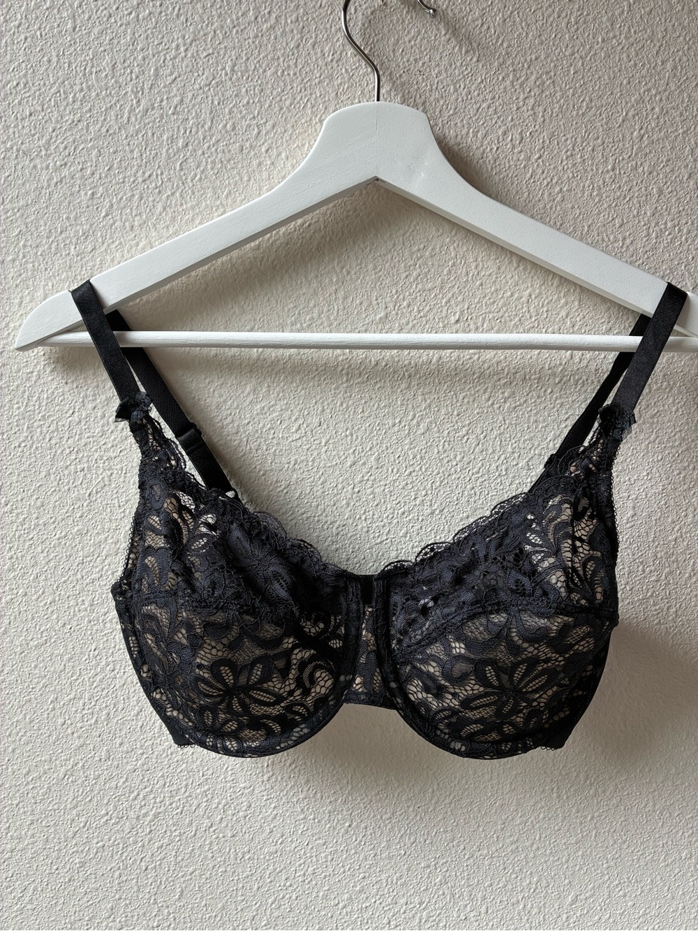 EUC Wacoal All Dressed Up Underwire Lace Bra (Style 851166 - Size: 32DDD) - Picture 2 of 12